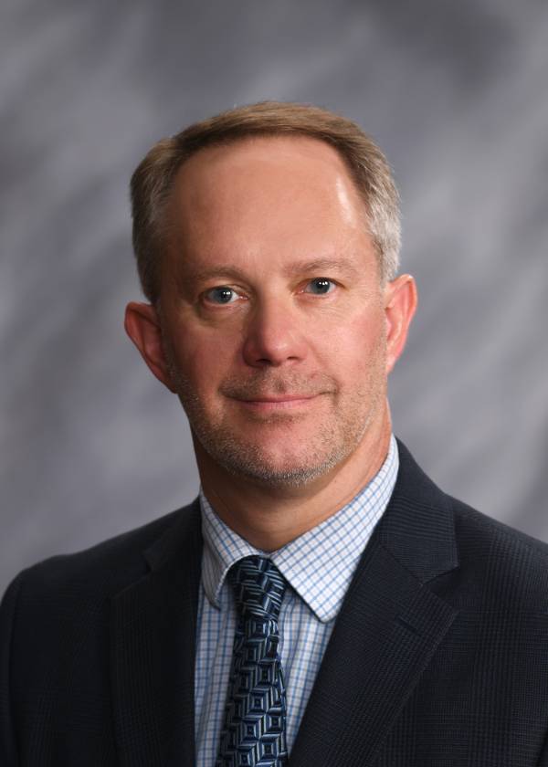 Headshot of Lance Roberts.