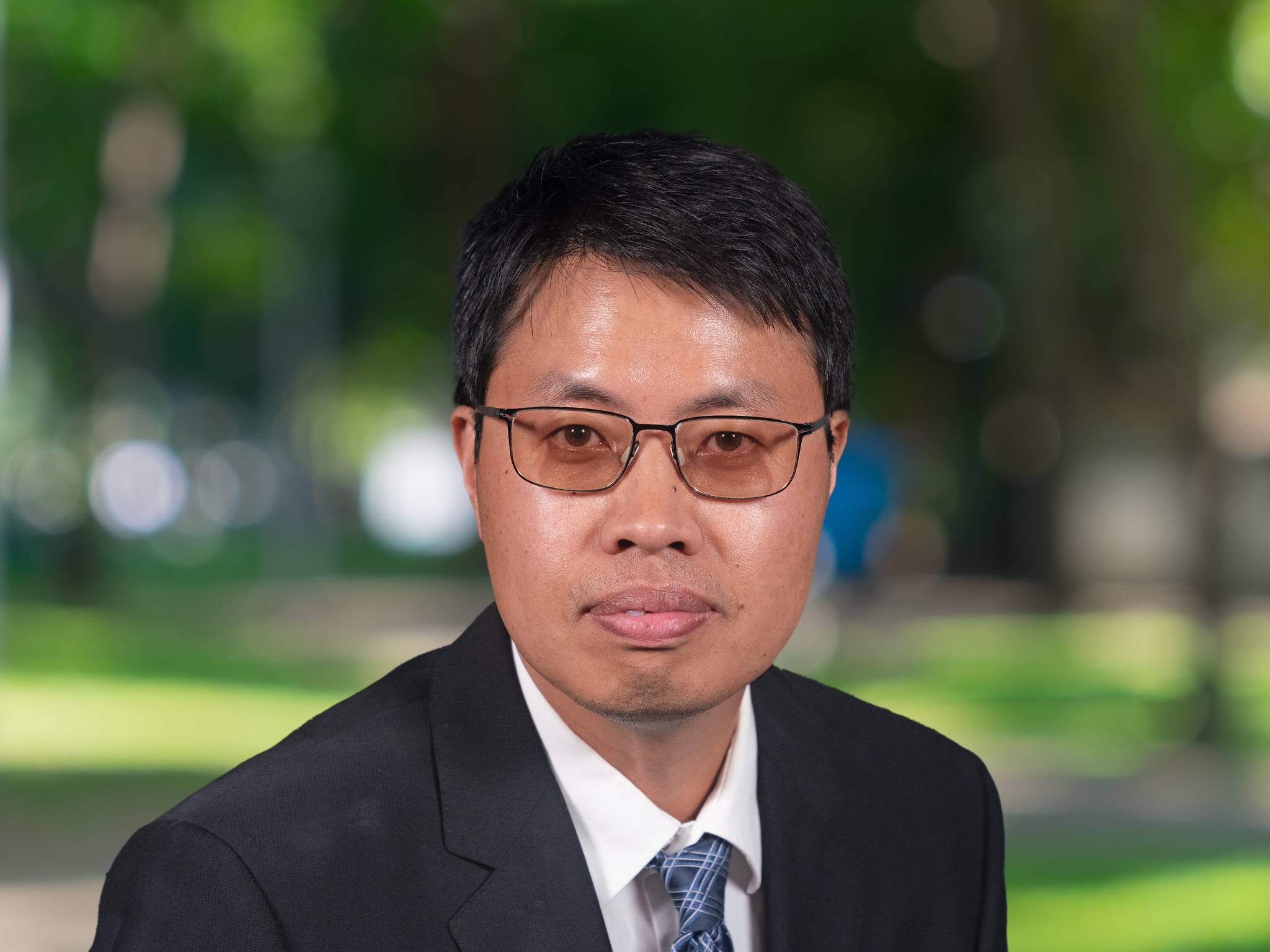 Headshot of Liangping Li